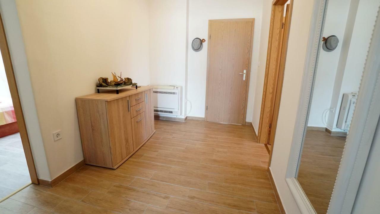 Apartment Ana Vinjerac Luaran gambar